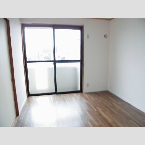 クレセントハイム203号室 南側洋室♪和室→洋室に変更しました!(2019/11)