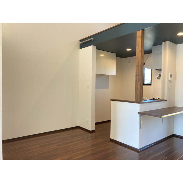 ハイムカープⅡ 洋室　キッチン側