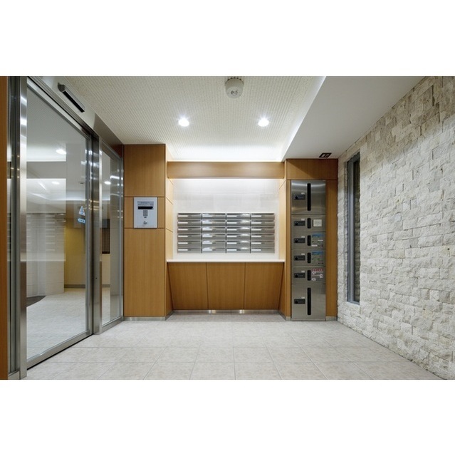 レフィナード205号室 エントランス