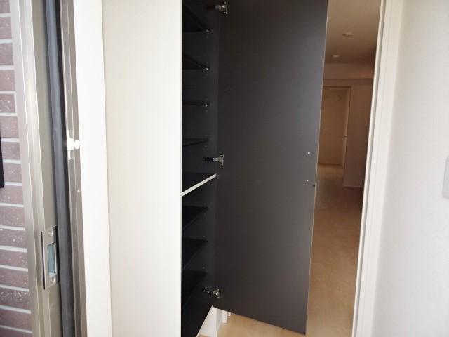 （仮称）小田原市中町アパート新築工事103号室 下駄箱（イメージ）