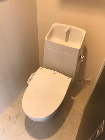 アンソレイェ101号室 トイレ