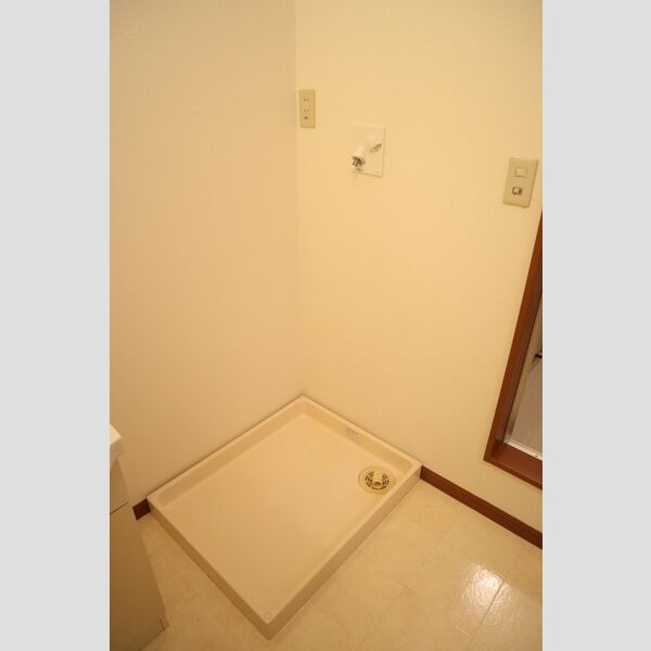 トップヒルズ若宮205号室 室内洗濯機置場