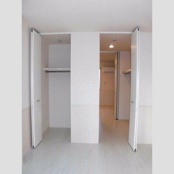 ラ・ピーノ　5101号室 南側洋室収納