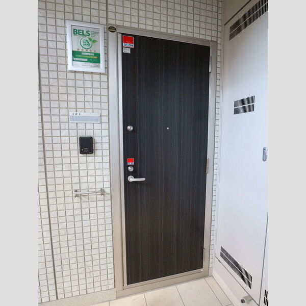 クレストテラス103号室 玄関扉