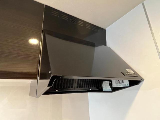 プレジ・マルトモ(ＰＲＥＳＩ・ＭＡＲＵＴＯＭＯ)105号室 レンジフード