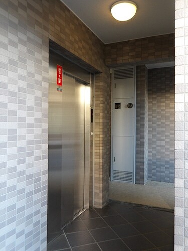 ライオンズマンション本川越駅前10階 エレベーター　※２０２５年１１月の写真