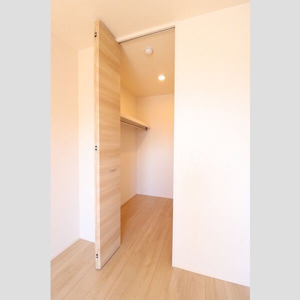 フェリーチェおおたかの森Ⅱ ウォークインクローゼット