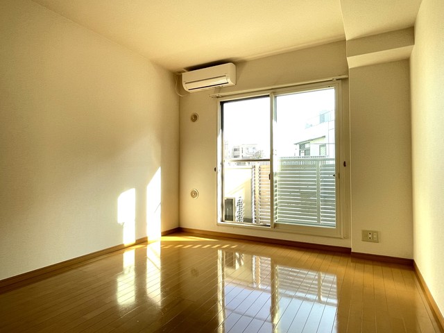 アメニティハイム 同物件の別居室写真です