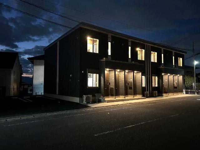 ククナＳＯ 外観写真（夜）