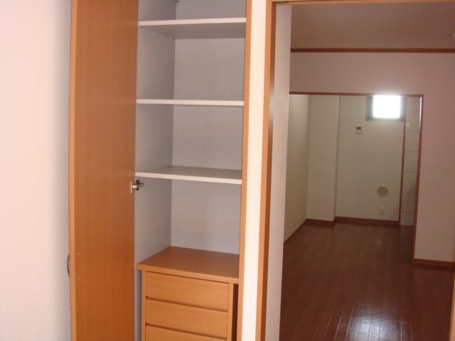 エスポアハイム 洋室　クローゼット