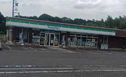 ゆとりの家・大殿井　4DK戸建て　 【コンビニエンスストア】ファミリーマート 野田大殿井店まで831ｍ