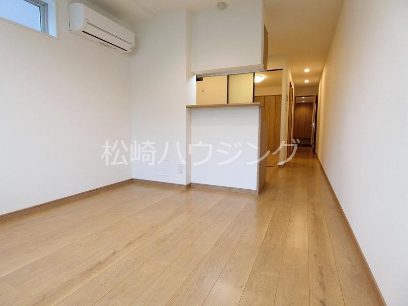 blue palette 中野平和の森 リビング