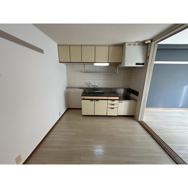 ホワイトパレス大宮206号室 内観