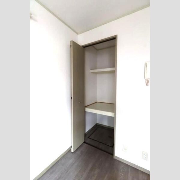 パールハイツⅢ 物入