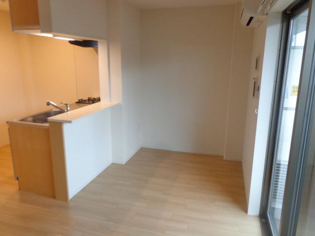 イーストーン リビング