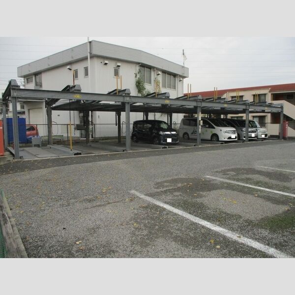 第5フェニックス 駐車場