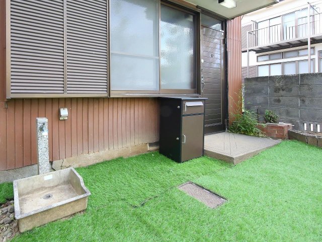 ファングリーン平塚 宅配BOX新設。外水栓も便利！