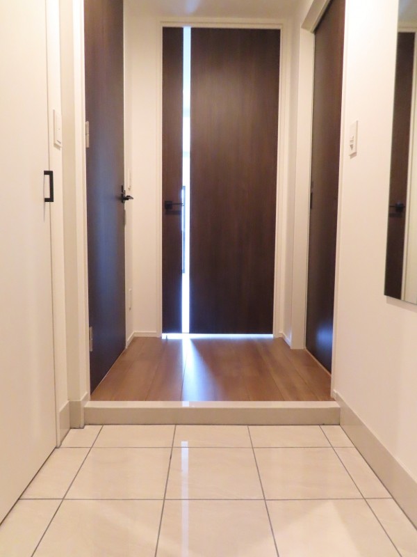 ロイジェント志村坂上4階 玄関