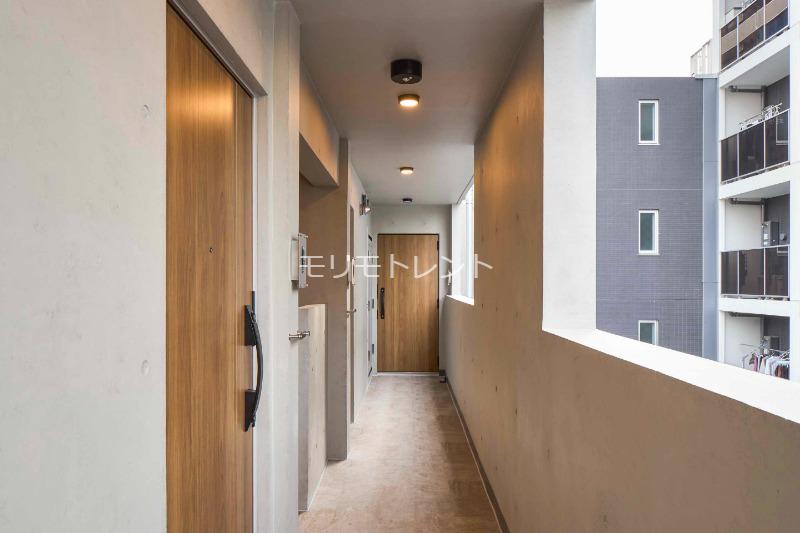 アトリオフラッツ大島1階 共用廊下