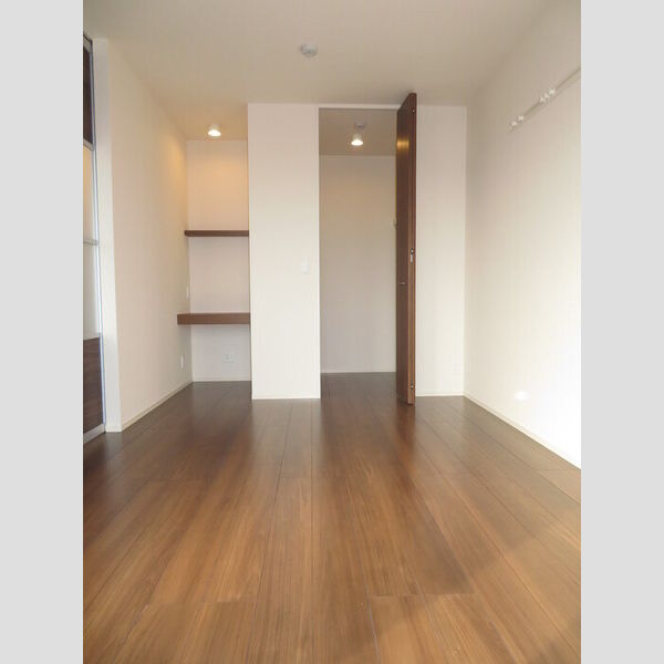 Merveille302号室 南東側の洋室です♪