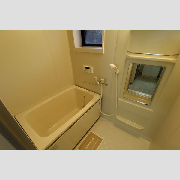 メゾンベール壱101号室 バス