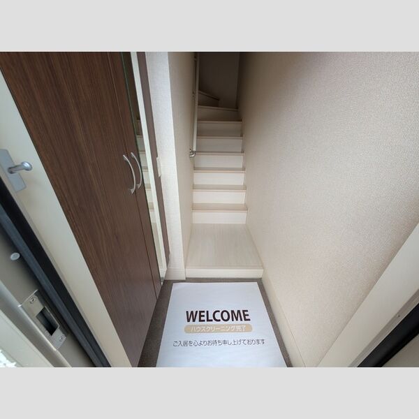 BLESS港南台203号室 玄関