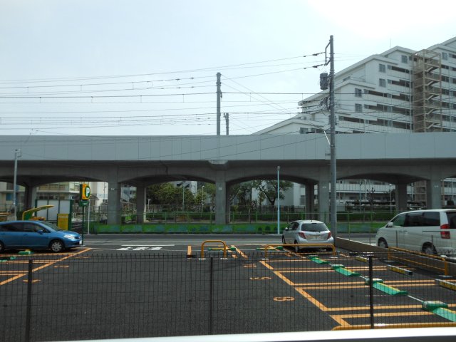 ＪＯスターブル 駐車場