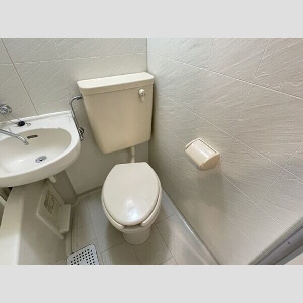 コンフォール小泉203号室 トイレ