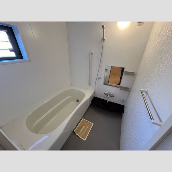 ゲートパレス 追い焚き給湯機能付き浴室(小窓付)