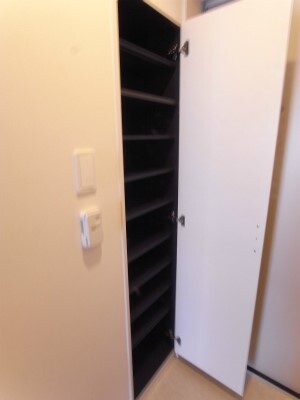 リブリ・プロスペール 玄関