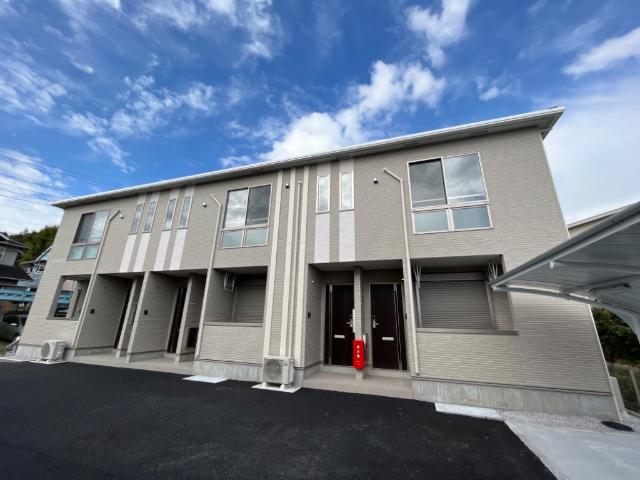 ルル　リヴィン(LULU   LIVIN） 外観写真（昼）