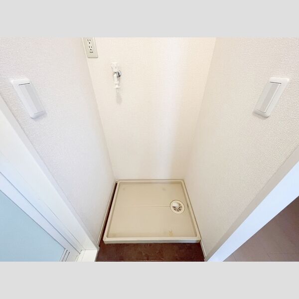 サニーハウス　B 室内洗濯機置場