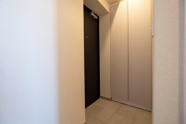 Lighthouse西新宿7階 玄関