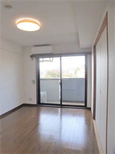 ライオンズガーデンヒルズ宮前平 リビングダイニング　※2022年3月撮影