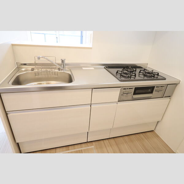 ルミナス　コート 対面式3口ガスコンロ付システムキッチン