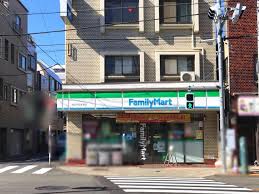 スパシエ　リーヴァ　浅草 【コンビニエンスストア】ファミリーマート 台東日本堤店まで830ｍ