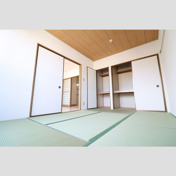 あずまじゅねす　2205号室 和室6帖
