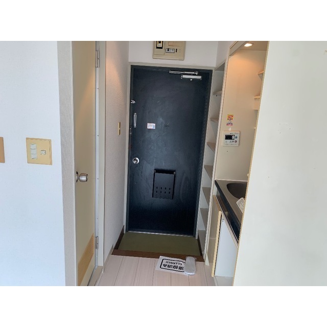 クライム８８302号室 玄関