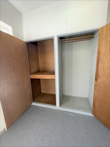 サンライフ赤羽 物入　クロゼット　内装後