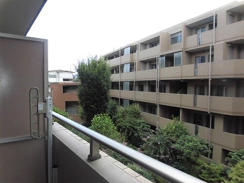 ファミール明大前3階 バルコニーからの眺望　※前回募集時2022年9月撮影