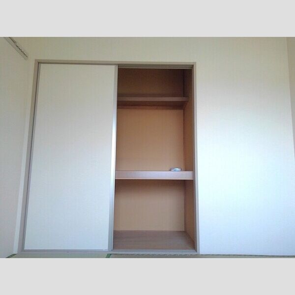 グリーンシャトル　A203号室 押入