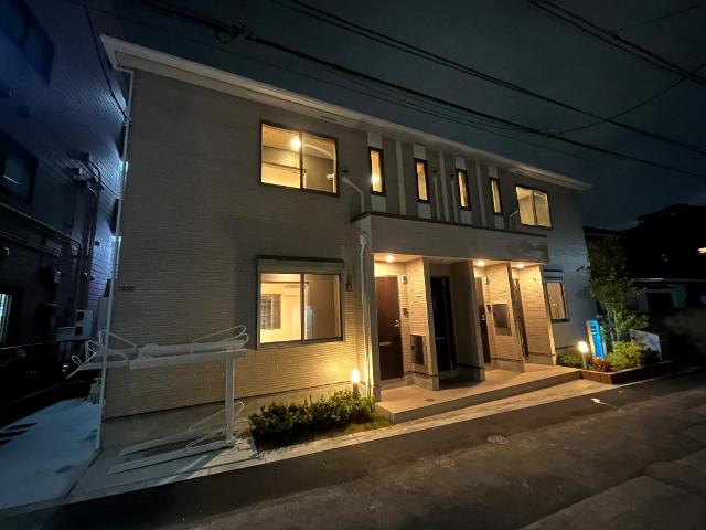 プティ・マタン 外観写真（夜）