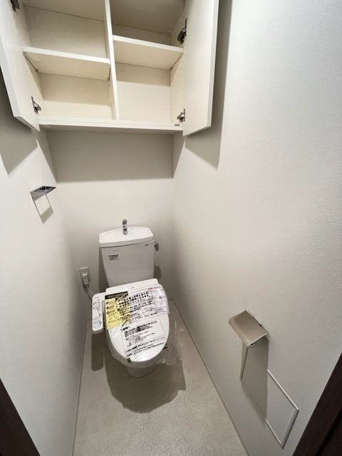 ドゥーエ菊川1階 トイレ