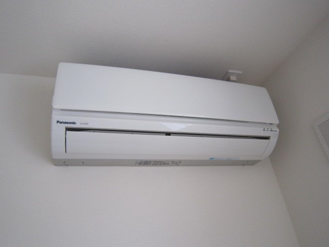 バード・ヴェール　(Ｂｉｒｄ・Ｖｅｒｔ)202号室 北側洋室エアコン