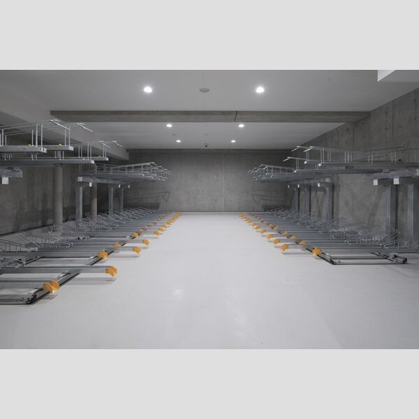 ロイジェントパークス四ツ谷1007号室 地下駐輪場