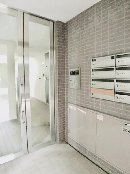 アドミーレ四谷 エントランス