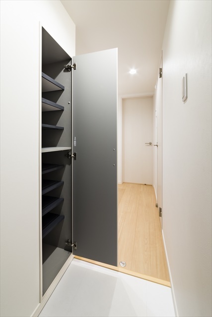 シャンティ八柱2階 シューズボックス