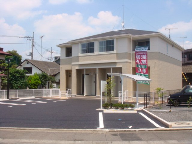 プロニティ 外観写真（昼）