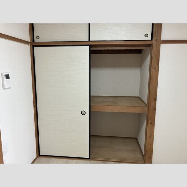 メゾン和202号室 押入
