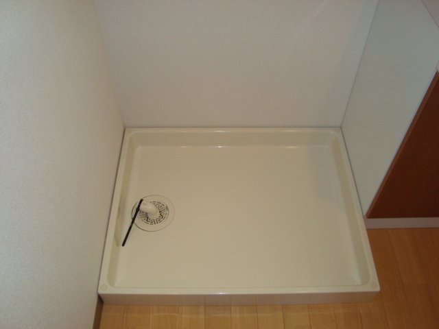 ワースファミリア・ユー201号室 洗濯機置場